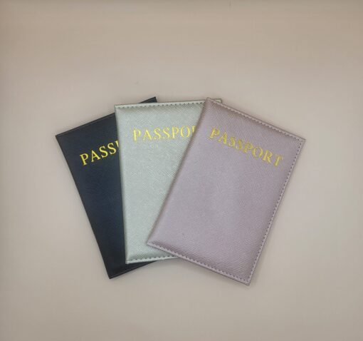Passeport personnalisable de plusieurs couleurs